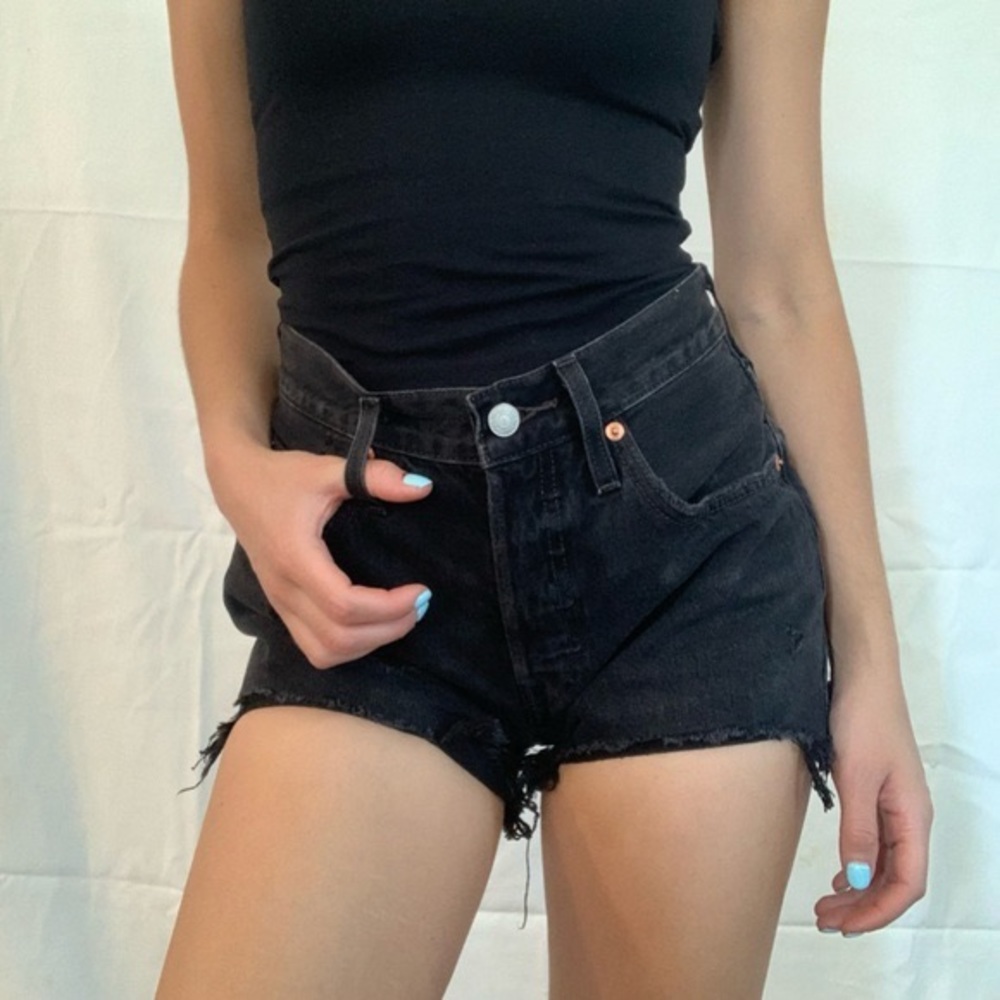 classic levi’s black 501 cut off denim shorts